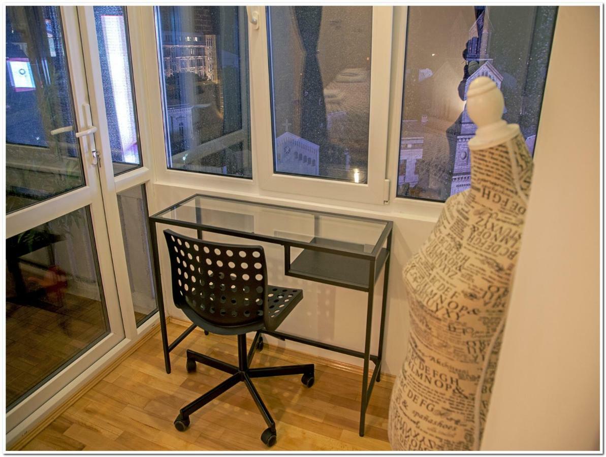 Skyview Old Town Apartment Boekarest Buitenkant foto