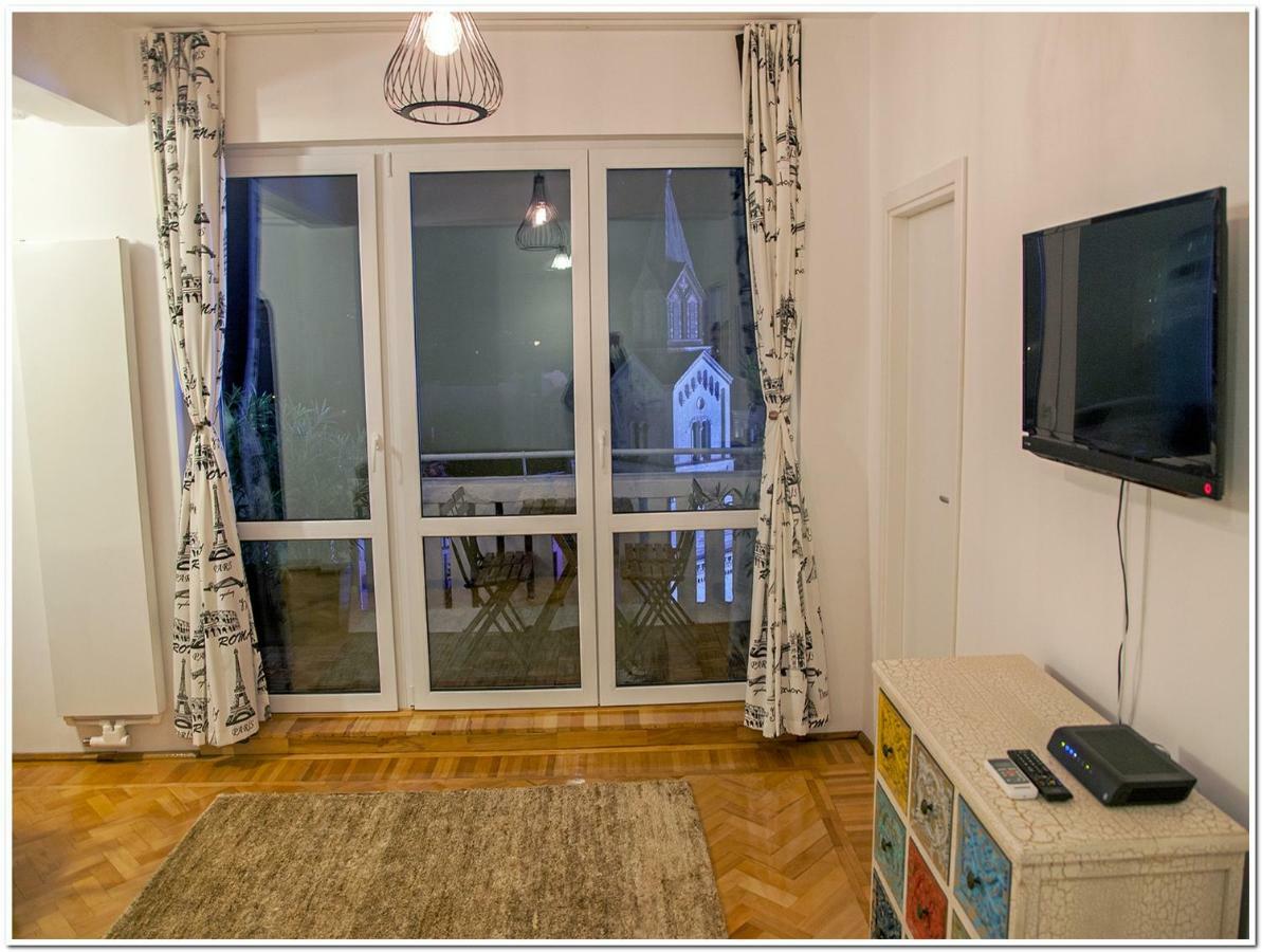 Skyview Old Town Apartment Boekarest Buitenkant foto