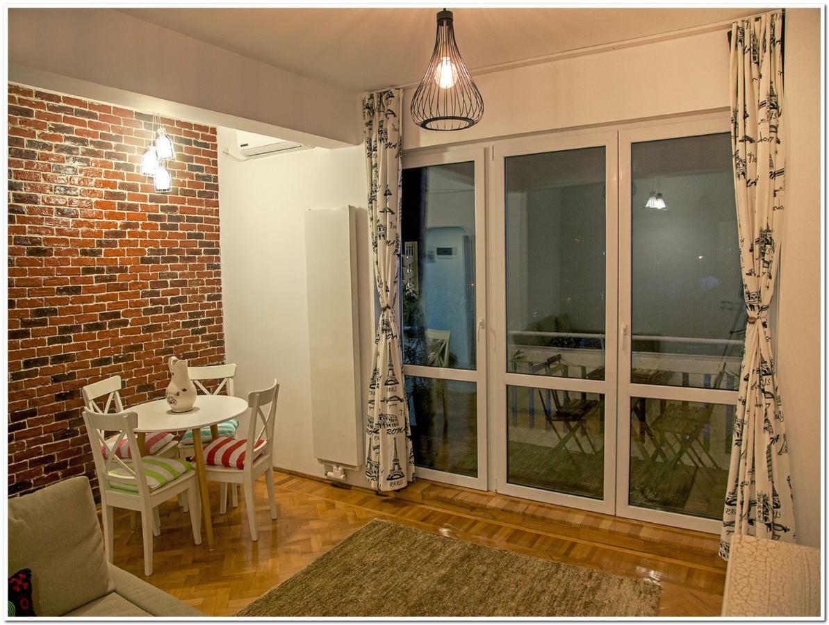Skyview Old Town Apartment Boekarest Buitenkant foto